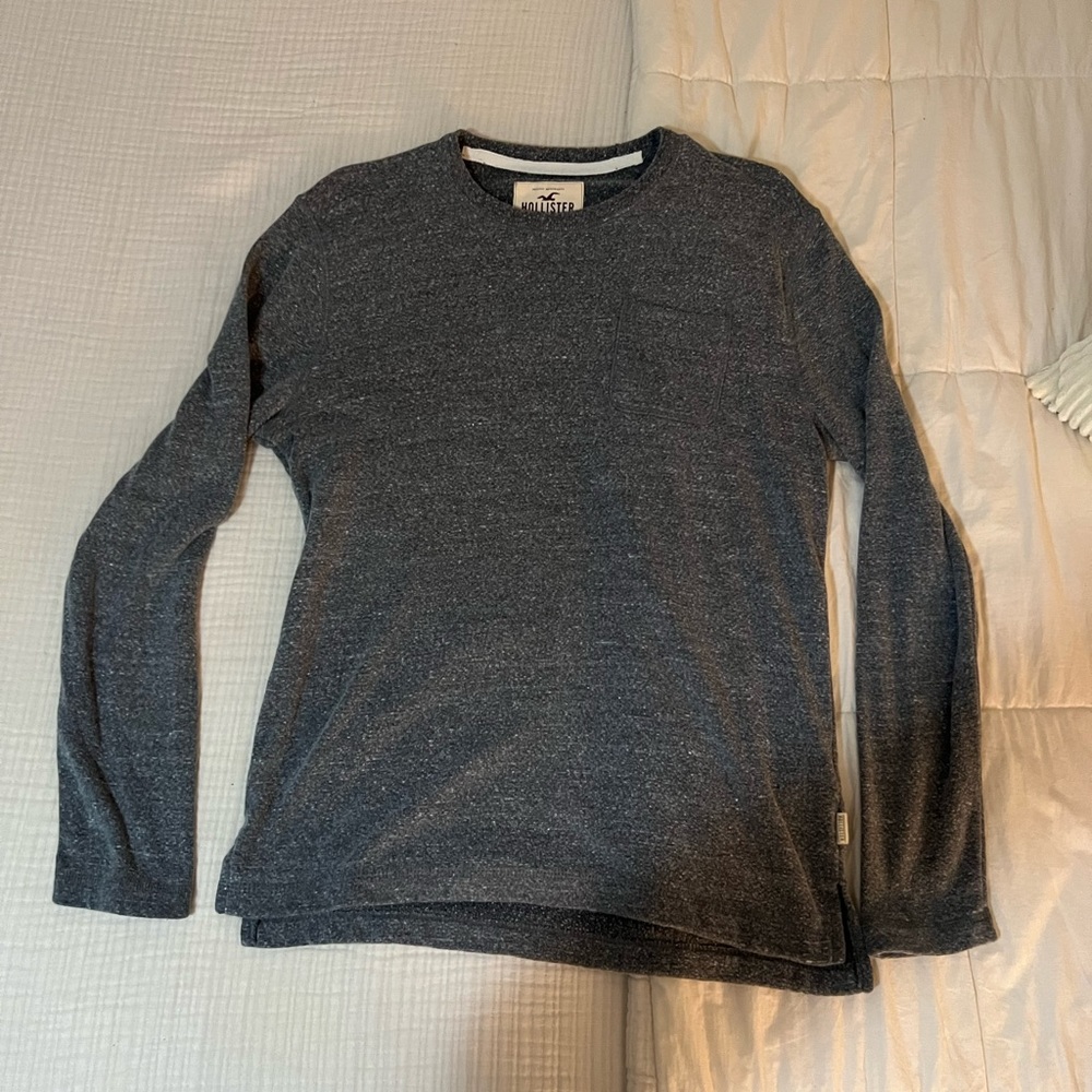 Grey crew neck pullover sweater